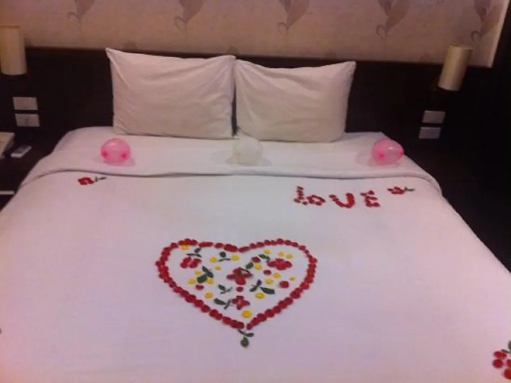 Lac Vien Hotel Ho Chi Minh City 2*,  Vietnam